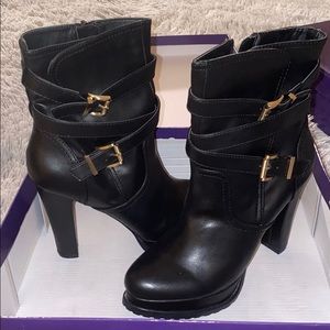 Leather black boots size 8